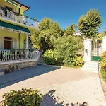 3 Bedroom Awesome In