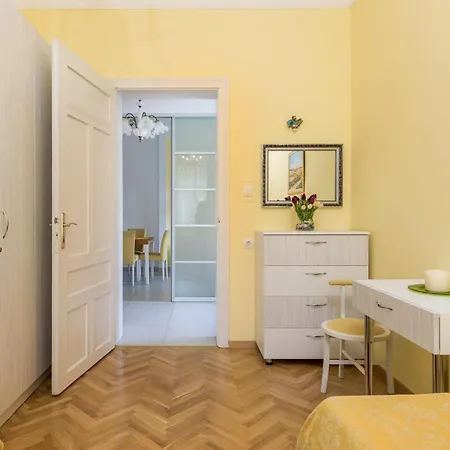 Apartment Stunning In