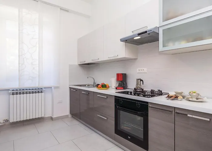 Appartamento 3 Bedroom Awesome In Laurana