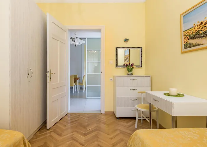 Appartamento 3 Bedroom Awesome In